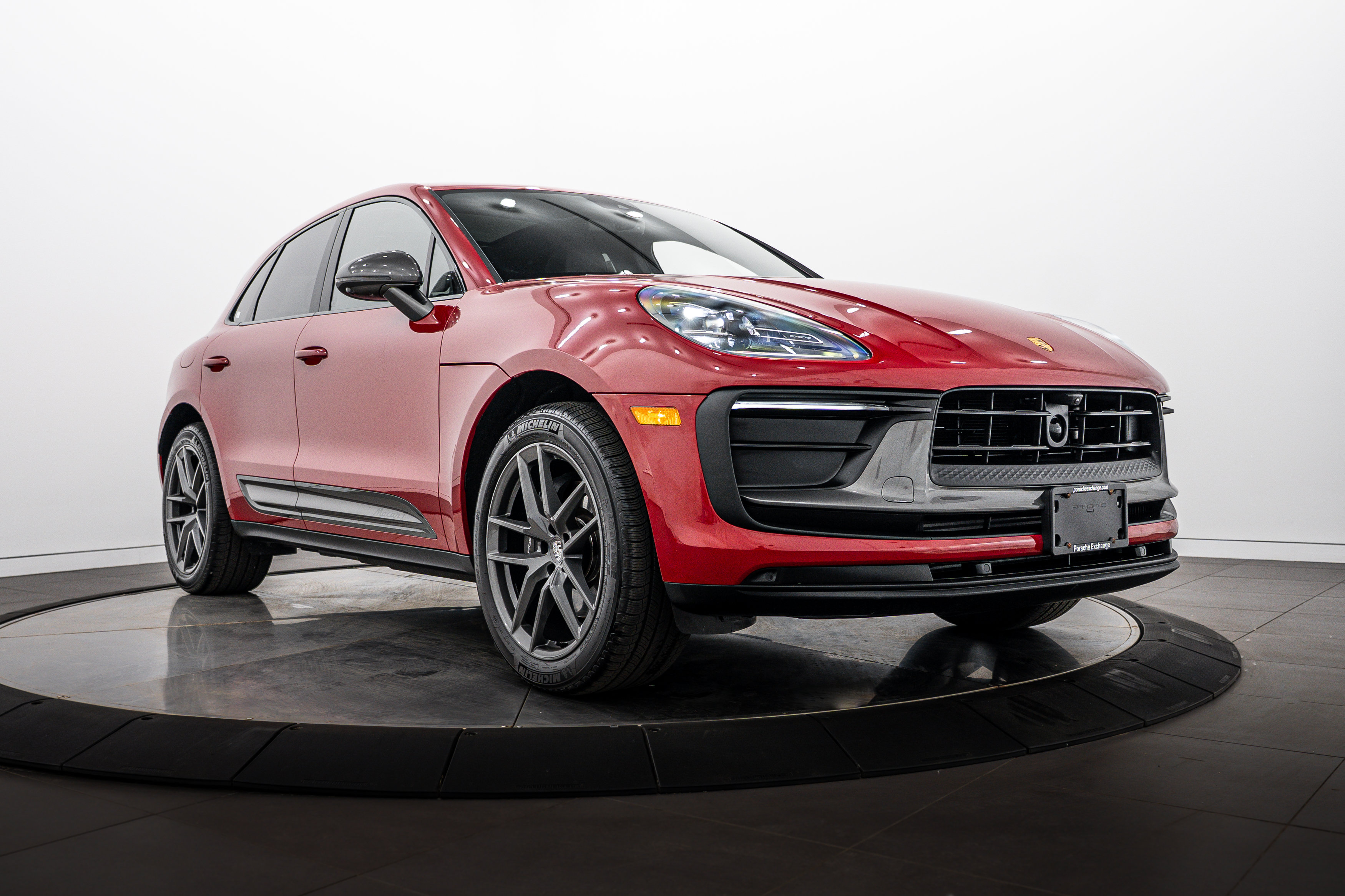 Certified 2026 Porsche Macan Turbo AWD/4WD image 9