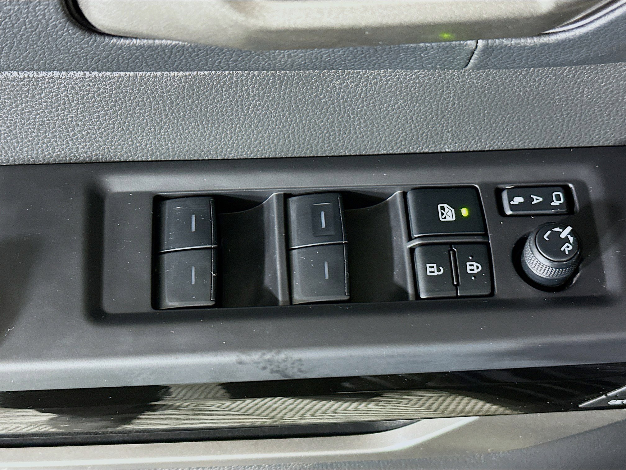 Used 2025 Toyota Tundra Limited image 14