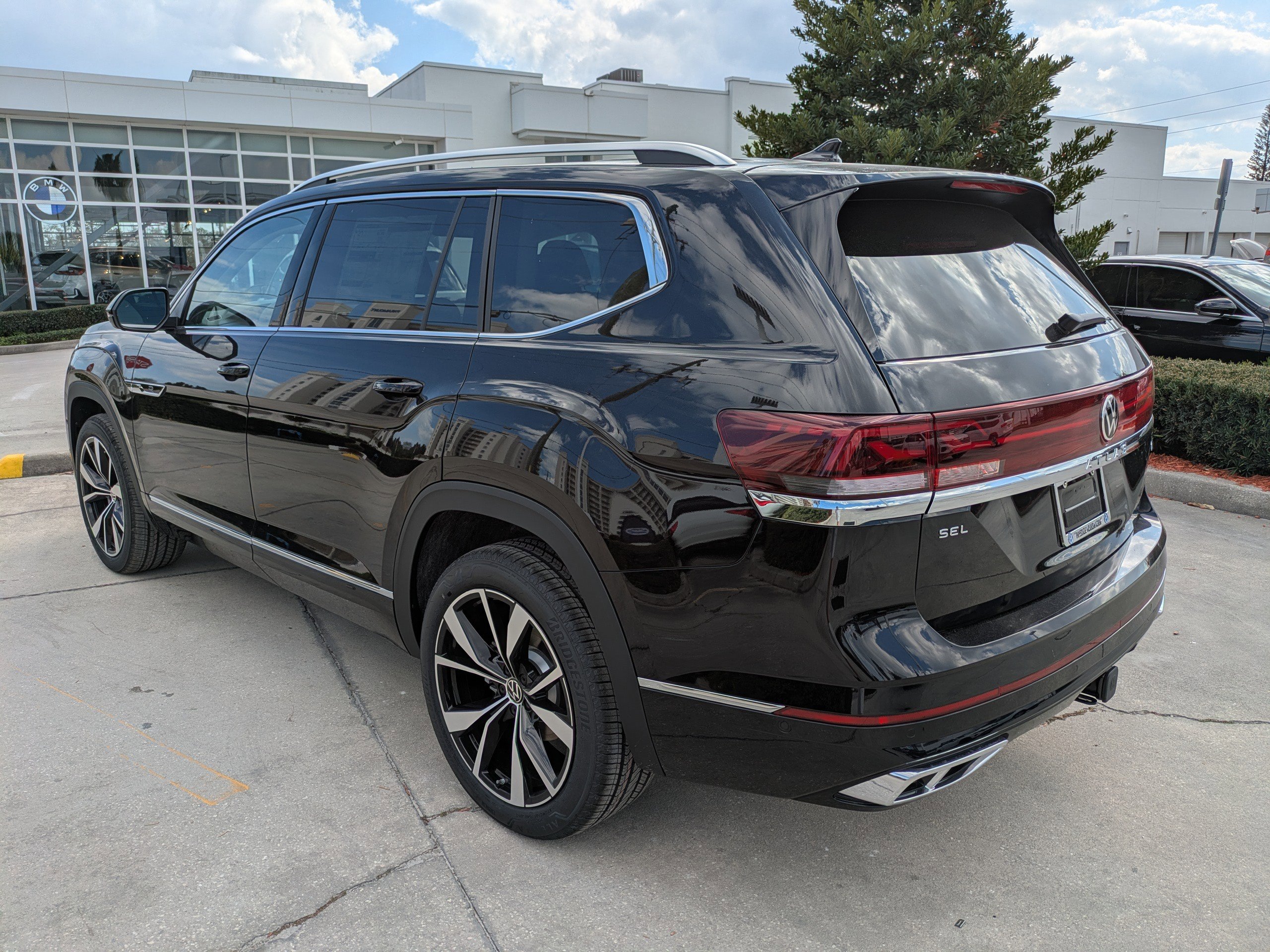 New 2026 Volkswagen Atlas SEL Premium R-Line image 6