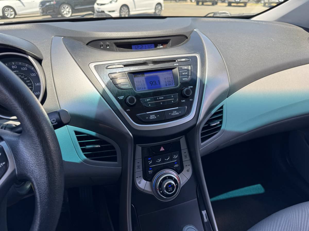 Used 2013 Hyundai Elantra GLS w/ Preferred Pkg FWD image 25