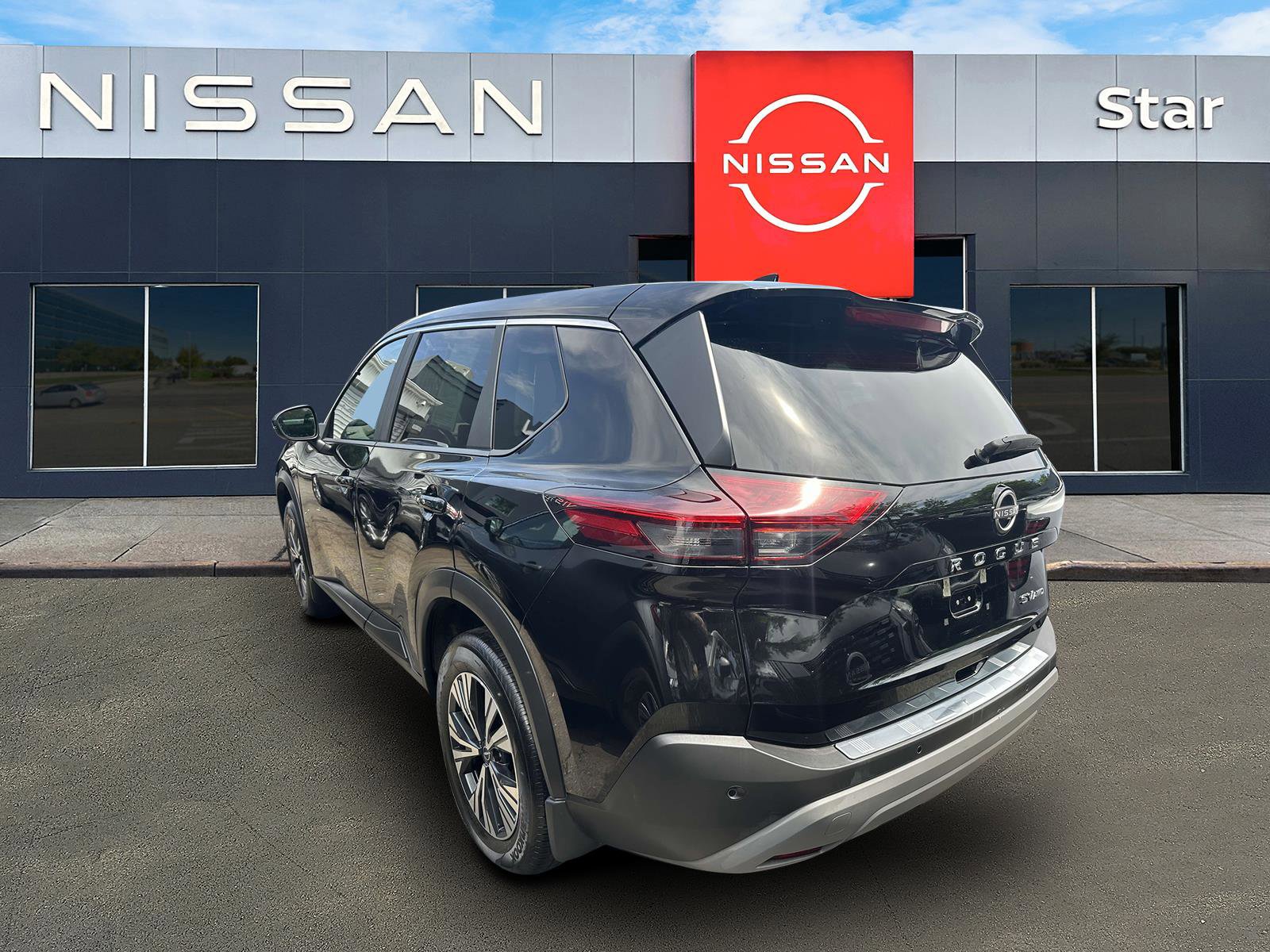 Certified 2022 Nissan Rogue SV AWD/4WD image 2
