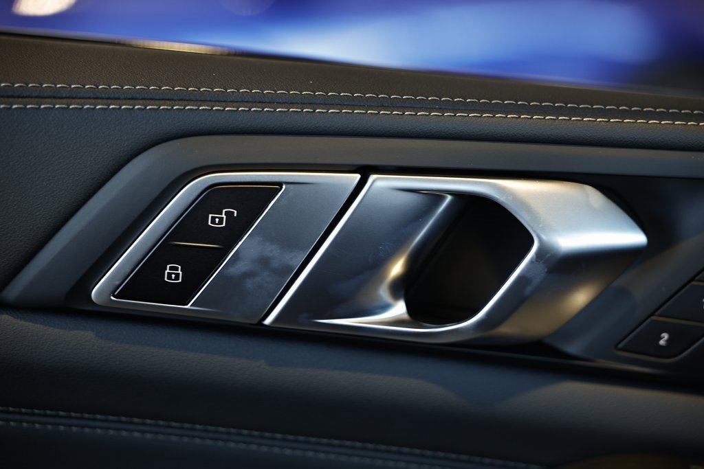 New 2026 BMW X7 xDrive40i w/ M Sport Package image 17