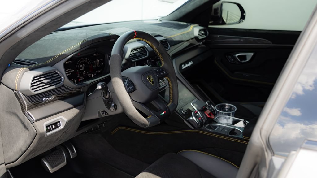 Used 2023 Lamborghini Urus Performante AWD/4WD image 41