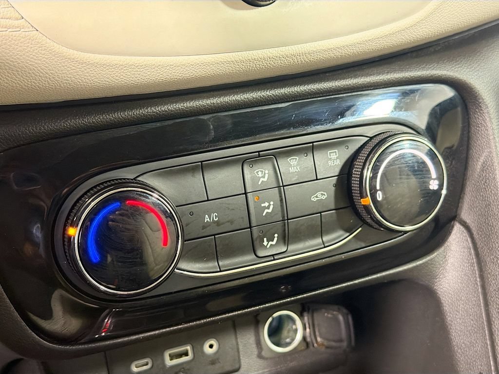 Used 2021 Buick Encore GX Preferred FWD image 17