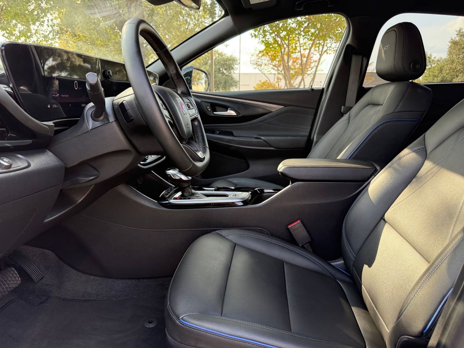 Used 2025 Buick Envista Sport Touring image 27