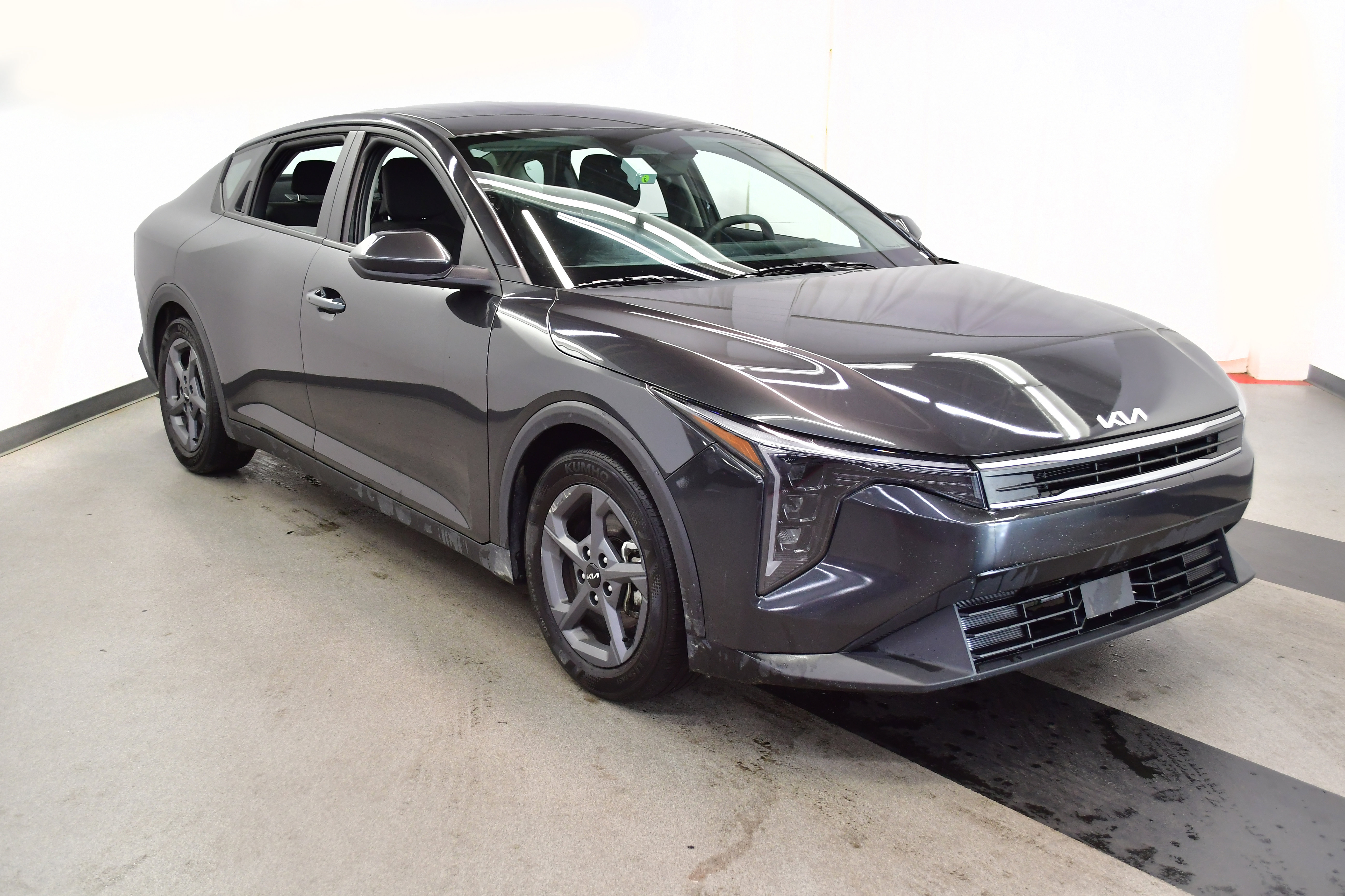 Used 2025 Kia K4 FWD image 2