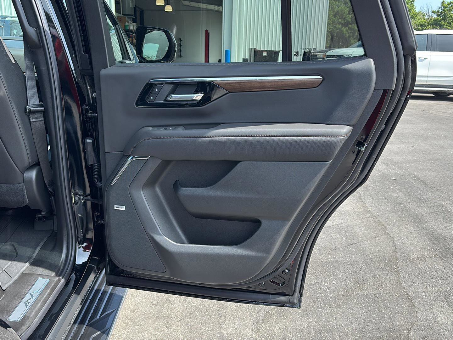 New 2025 Chevrolet Tahoe High Country image 24