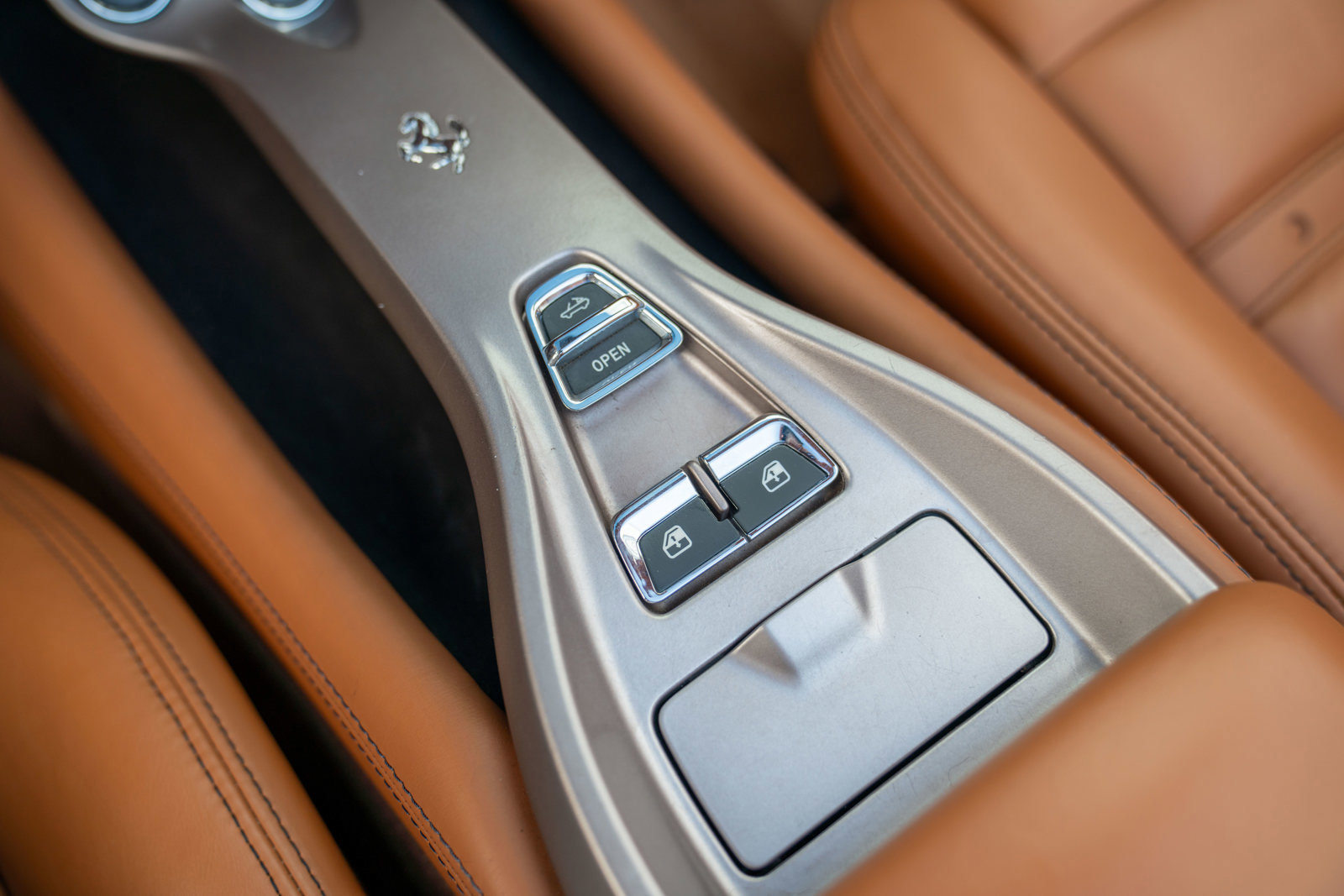 Used 2013 Ferrari California image 32