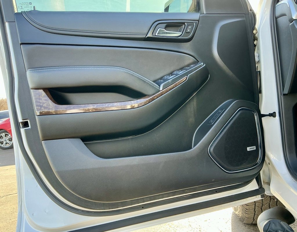 Used 2020 Chevrolet Suburban LT w/ Luxury Package image 40