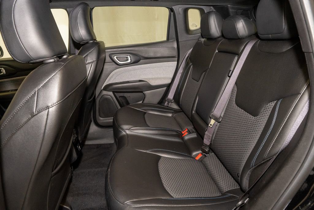 Used 2024 Jeep Compass Latitude image 8