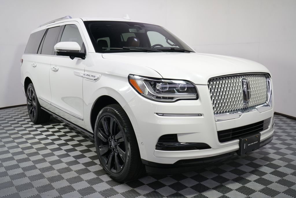 Used 2022 Lincoln Navigator Reserve AWD/4WD image 9