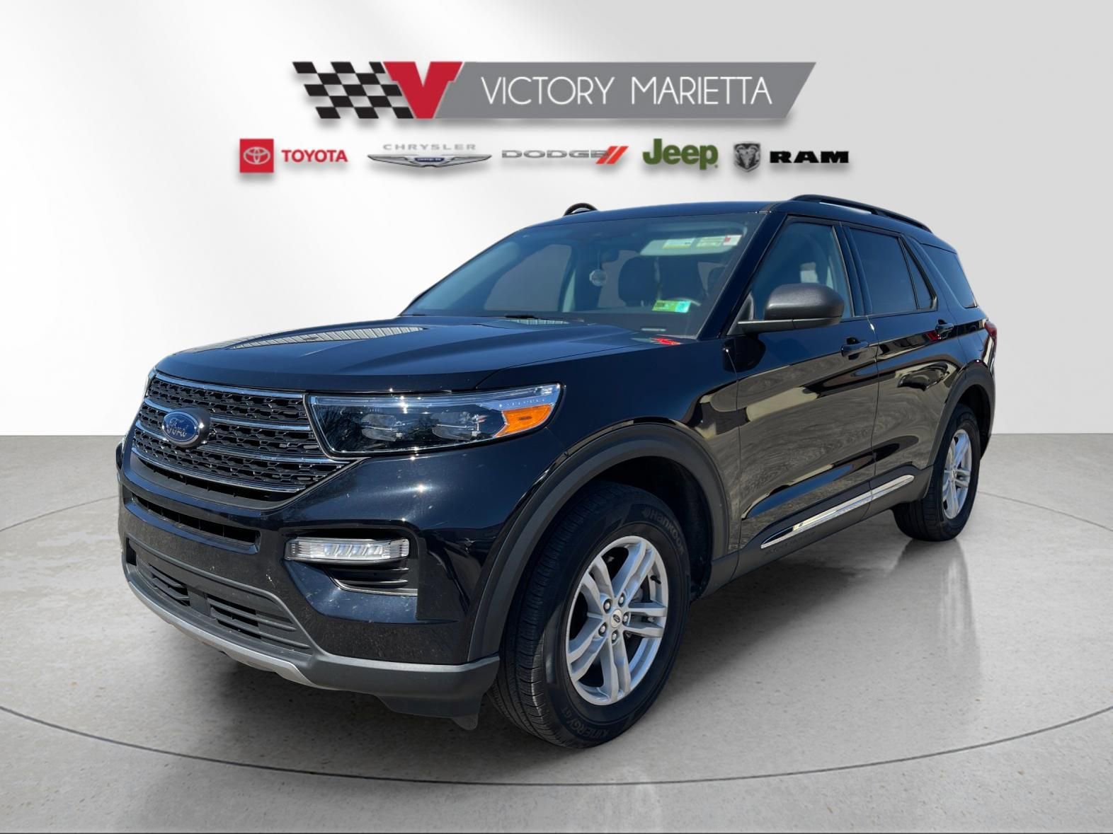 Used 2024 Ford Explorer XLT w/ Equipment Group 202A image 1