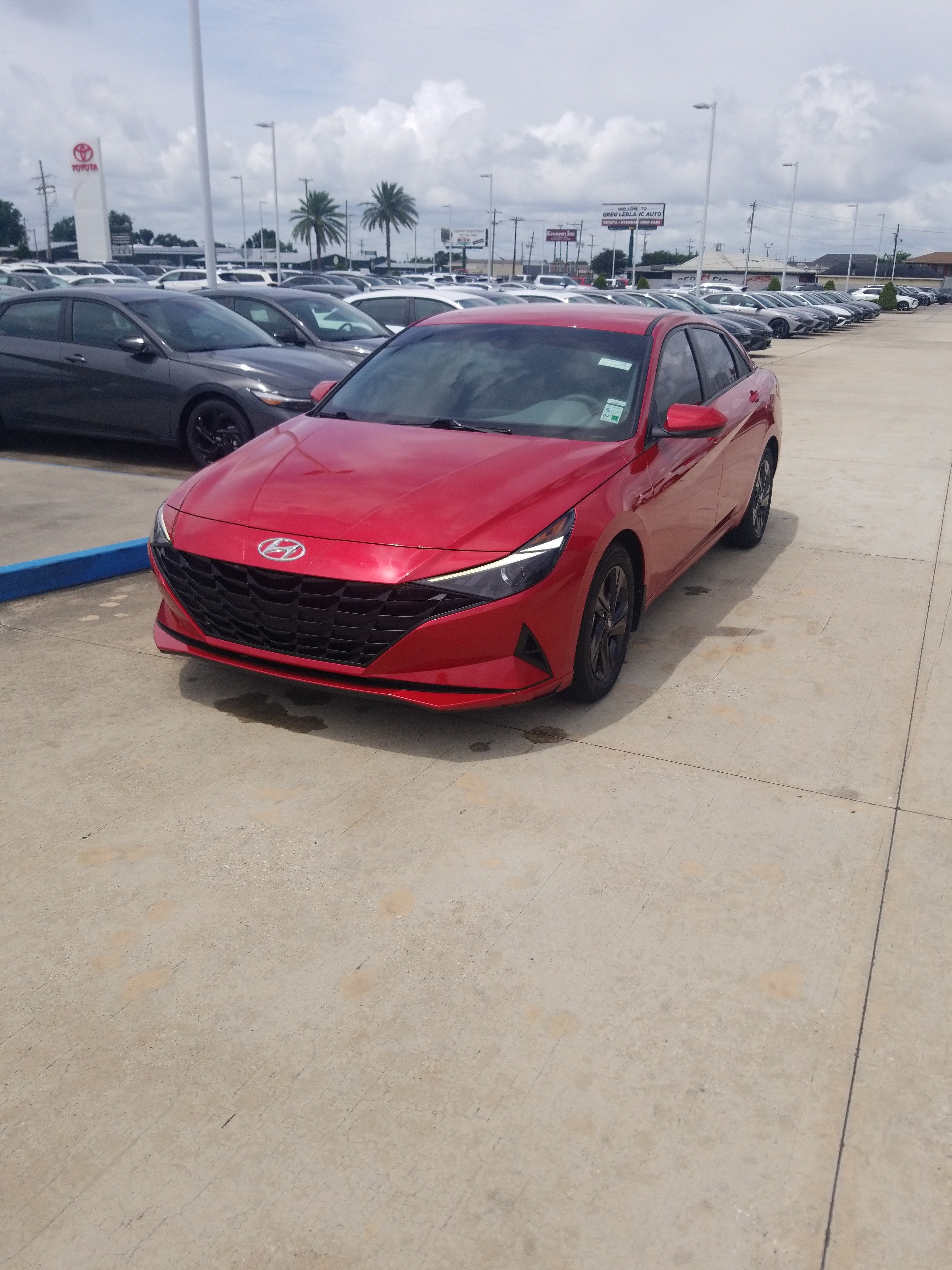 Used 2023 Hyundai Elantra SEL FWD image 3