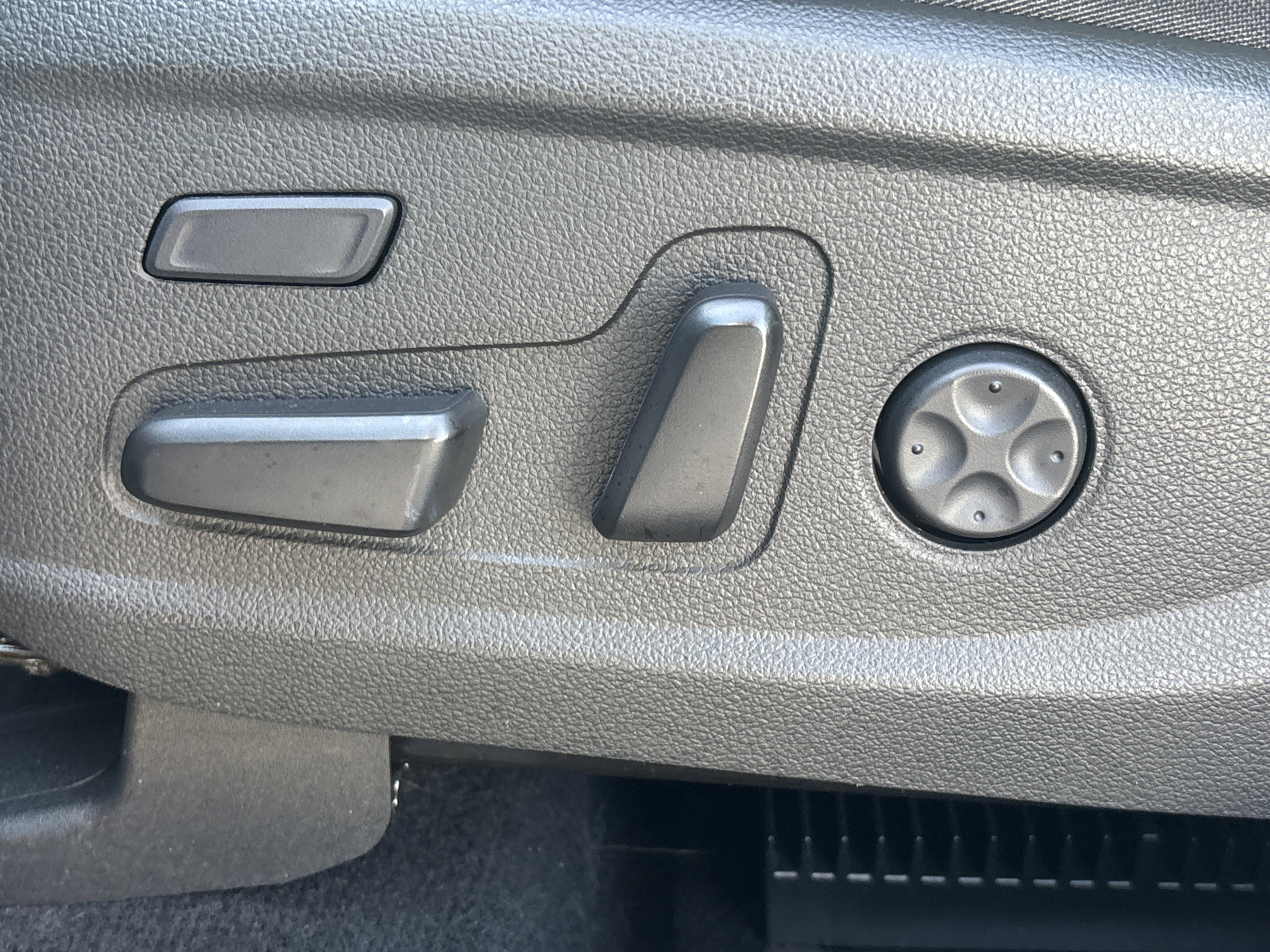 Used 2023 Hyundai Santa Fe Limited image 26