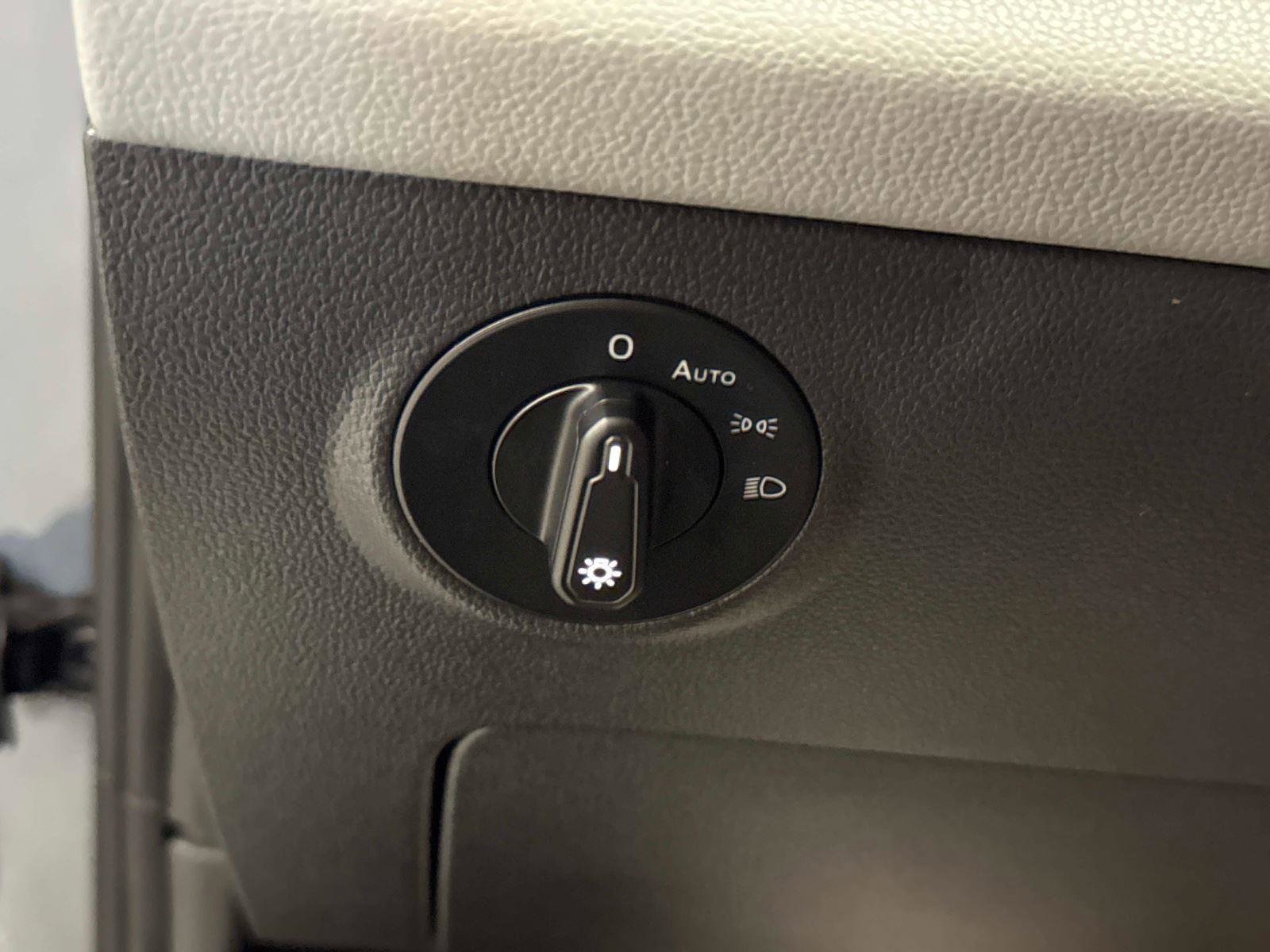 Certified 2022 Volkswagen Taos SE w/ IQ.Drive SE Package image 30