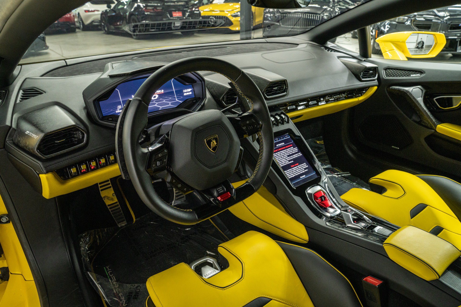 Used 2021 Lamborghini Huracan EVO RWD image 12