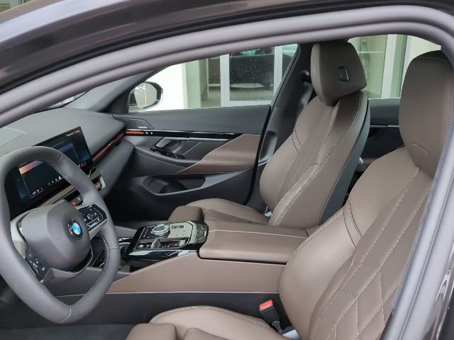 Used 2026 BMW 530i xDrive image 13