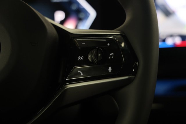 Used 2024 BMW i5 eDrive40i w/ Premium Package RWD image 33