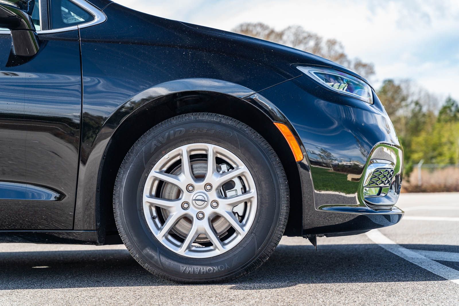 Used 2025 Chrysler Pacifica Select image 10