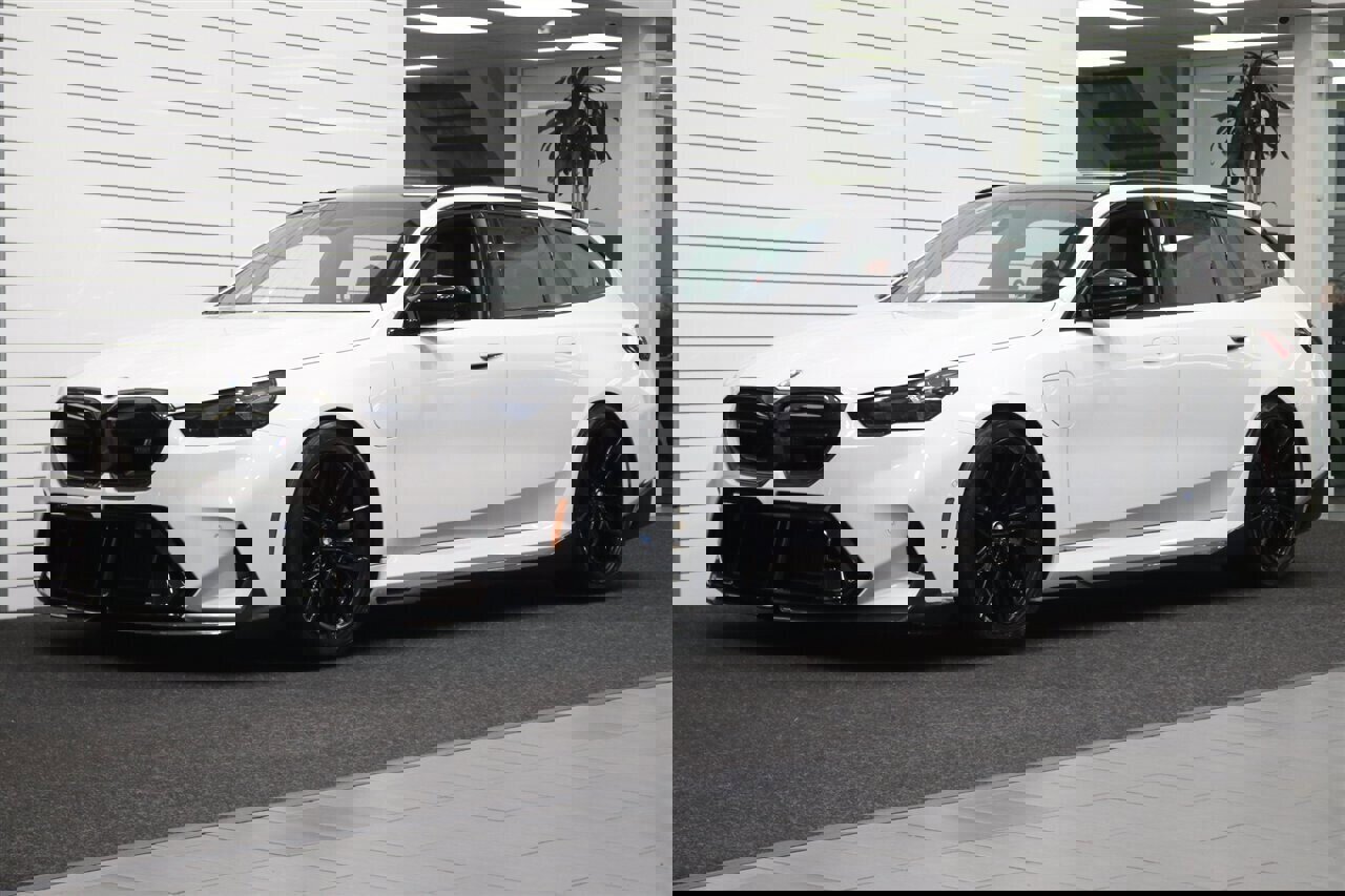 Used 2025 BMW M5 Touring w/ M Driver's Package image 1