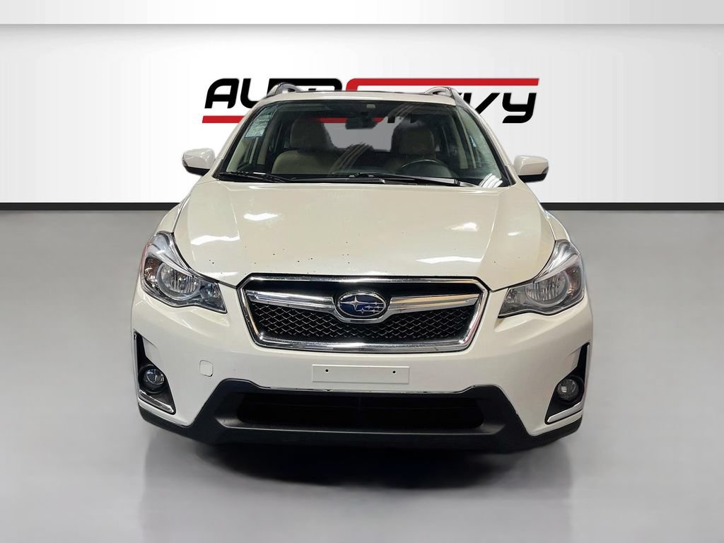 Used 2016 Subaru Crosstrek 2.0i Limited AWD/4WD image 2