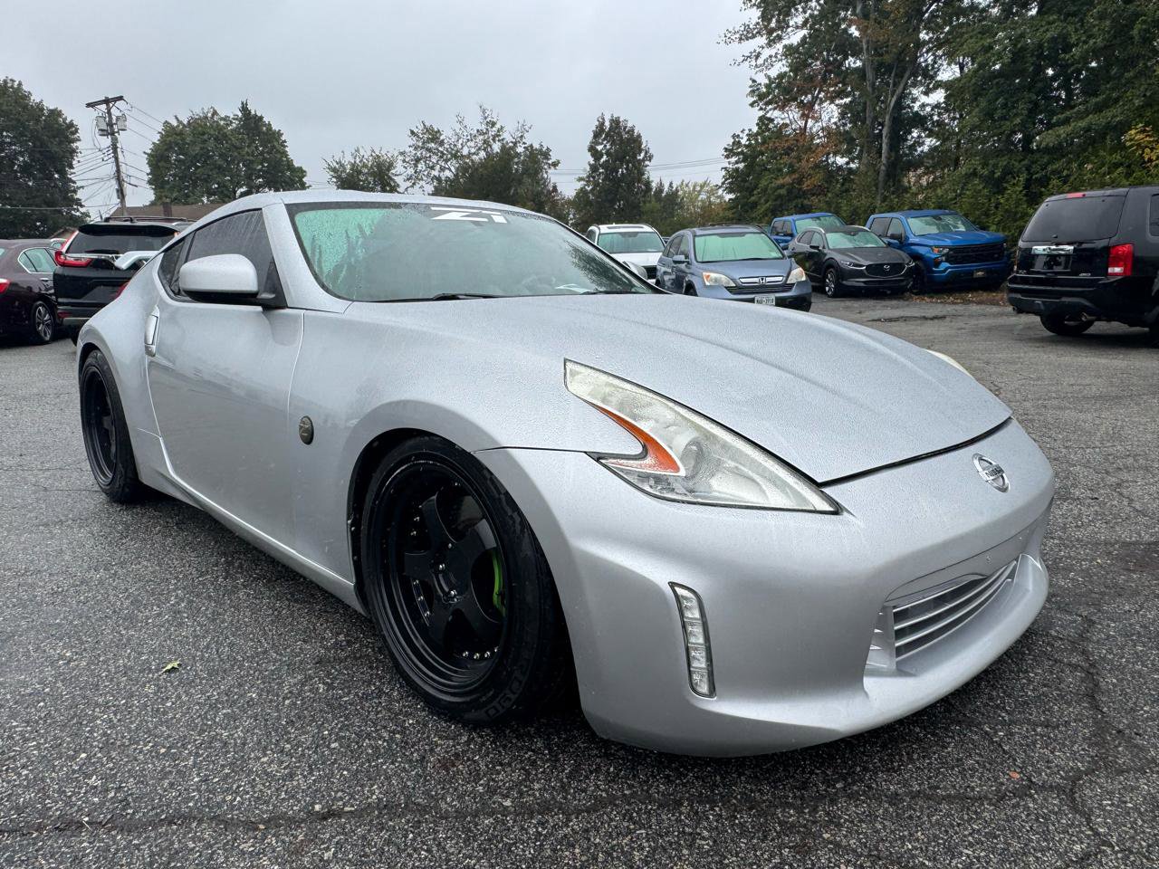 Used 2017 Nissan 370Z Coupe RWD image 3