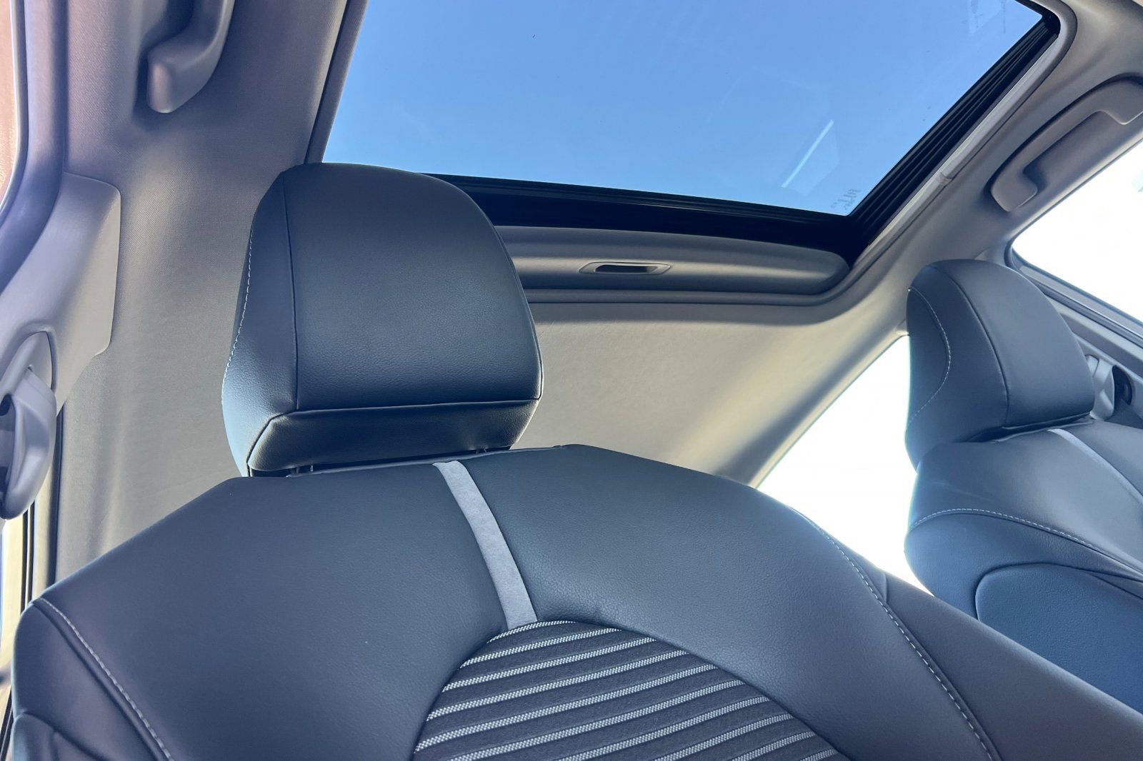 Used 2018 Toyota Camry SE w/ Audio Package image 16