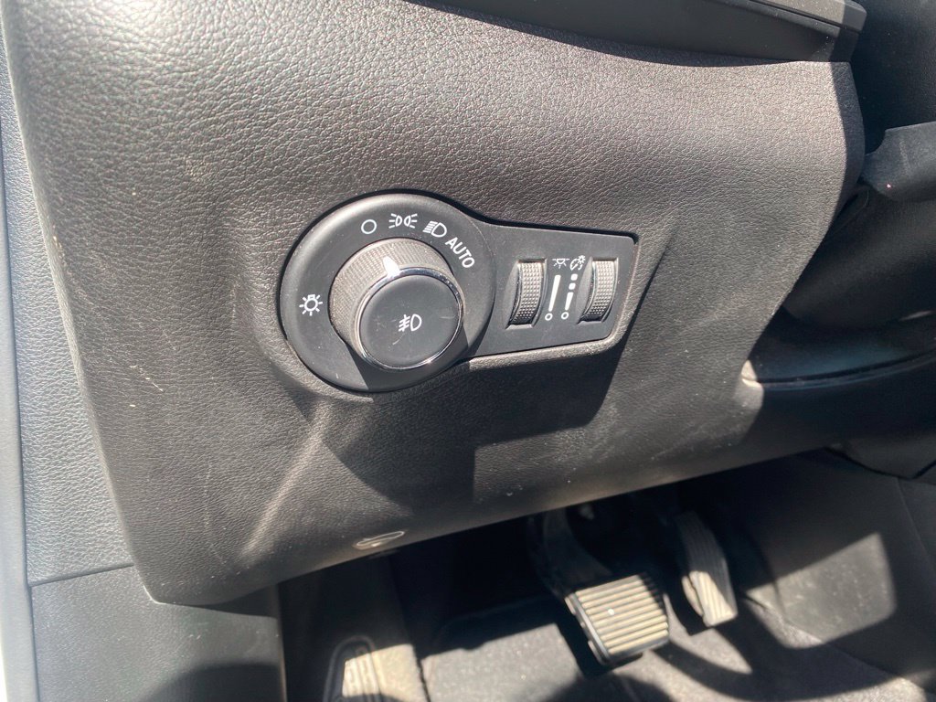 Used 2023 Jeep Compass Latitude AWD/4WD image 15