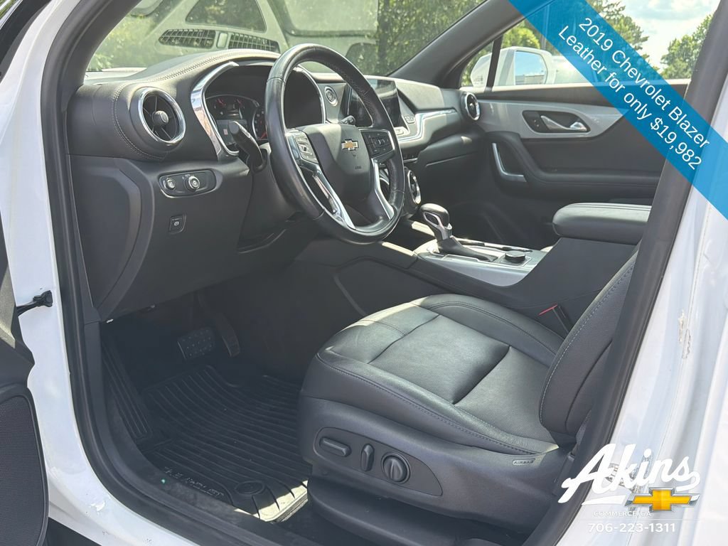 Used 2019 Chevrolet Blazer LT w/ Sun and Wheels Package FWD image 14