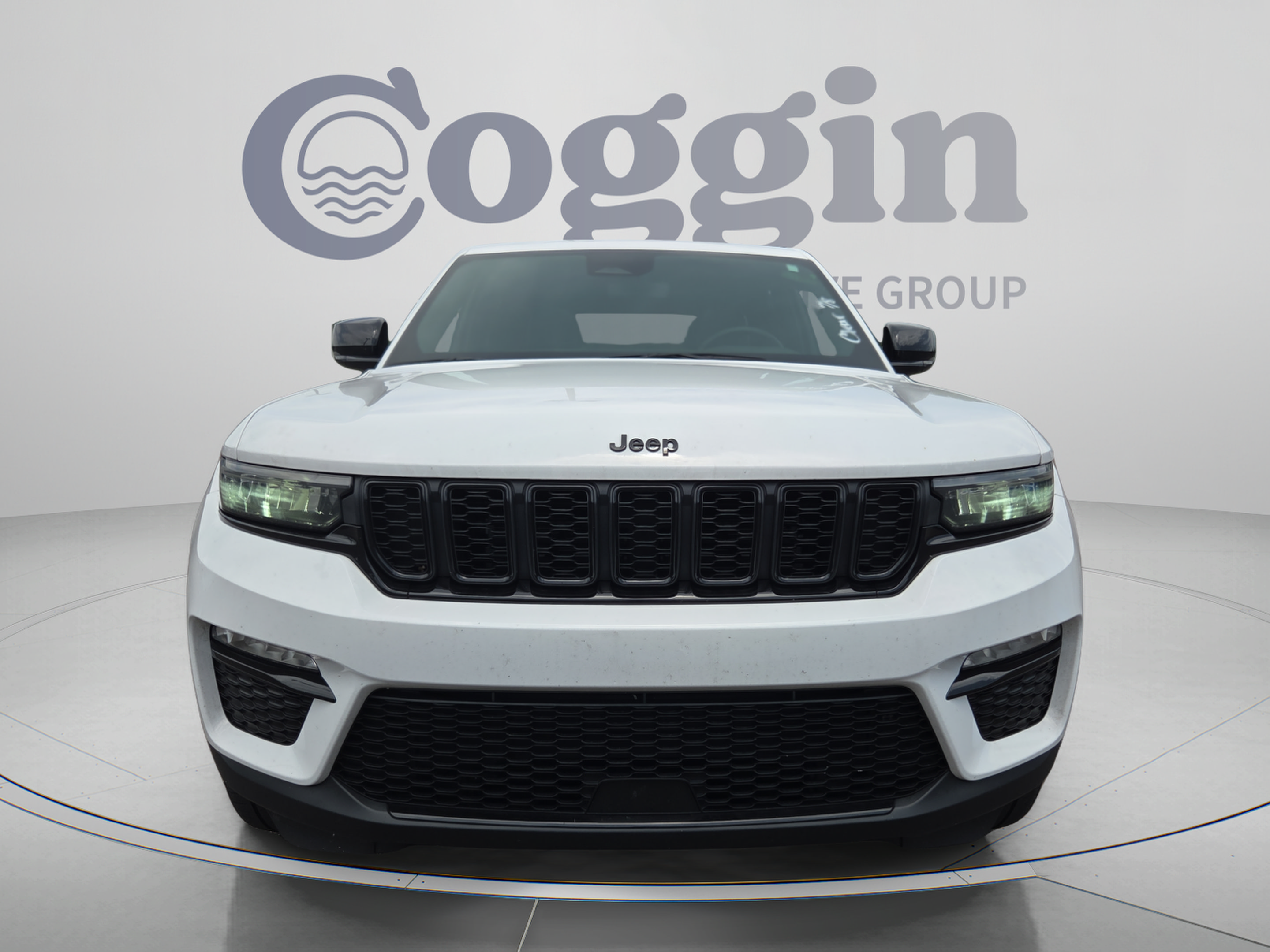 Used 2024 Jeep Grand Cherokee Limited w/ Black Appearance Package AWD/4WD image 7