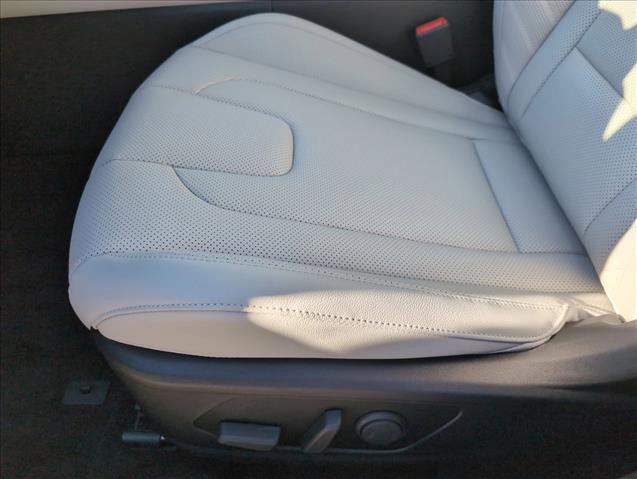 New 2026 Hyundai Elantra Limited w/ Cargo Package image 4