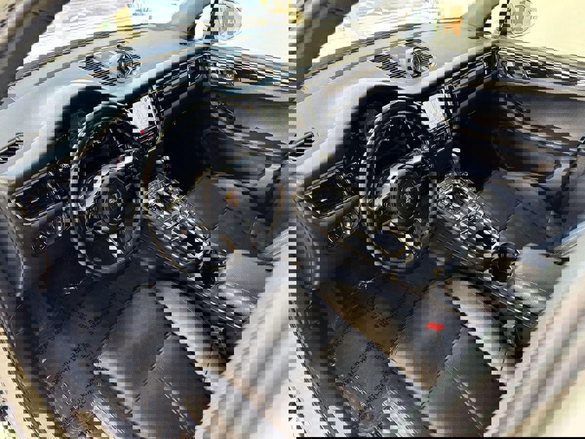 Used 2015 Porsche Macan S image 12