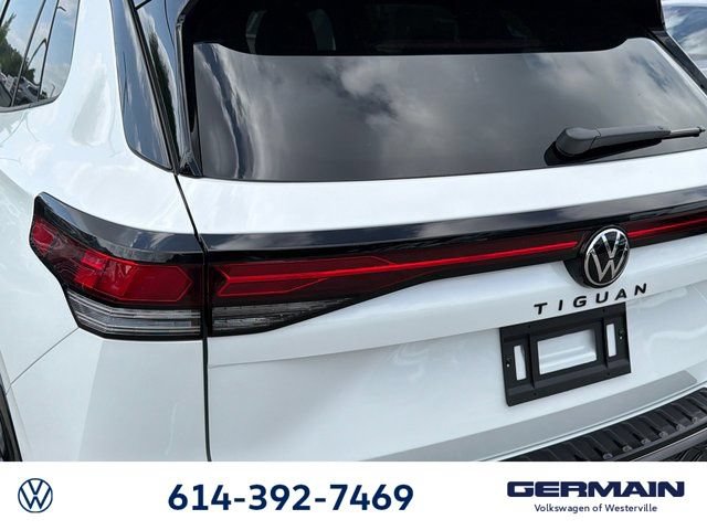 New 2026 Volkswagen Tiguan SE R-Line FWD image 14
