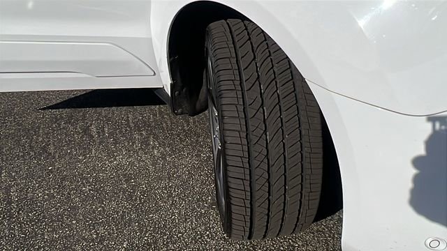 Used 2022 Ford Transit Connect XLT image 10