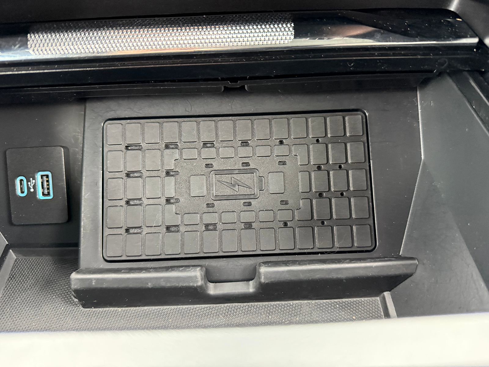 Used 2023 Ford F150 Lariat w/ Trailer Tow Package image 28