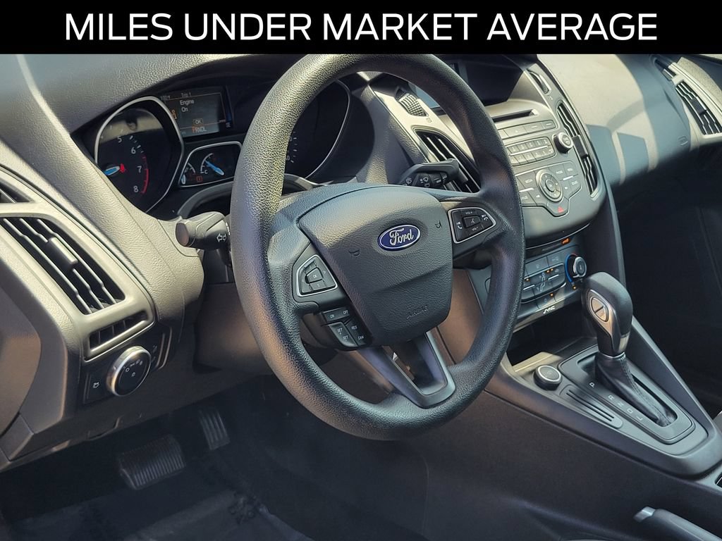 Certified 2017 Ford Focus SE FWD image 17