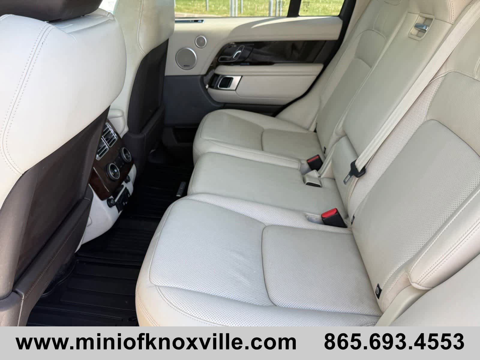 Used 2020 Land Rover Range Rover HSE image 16