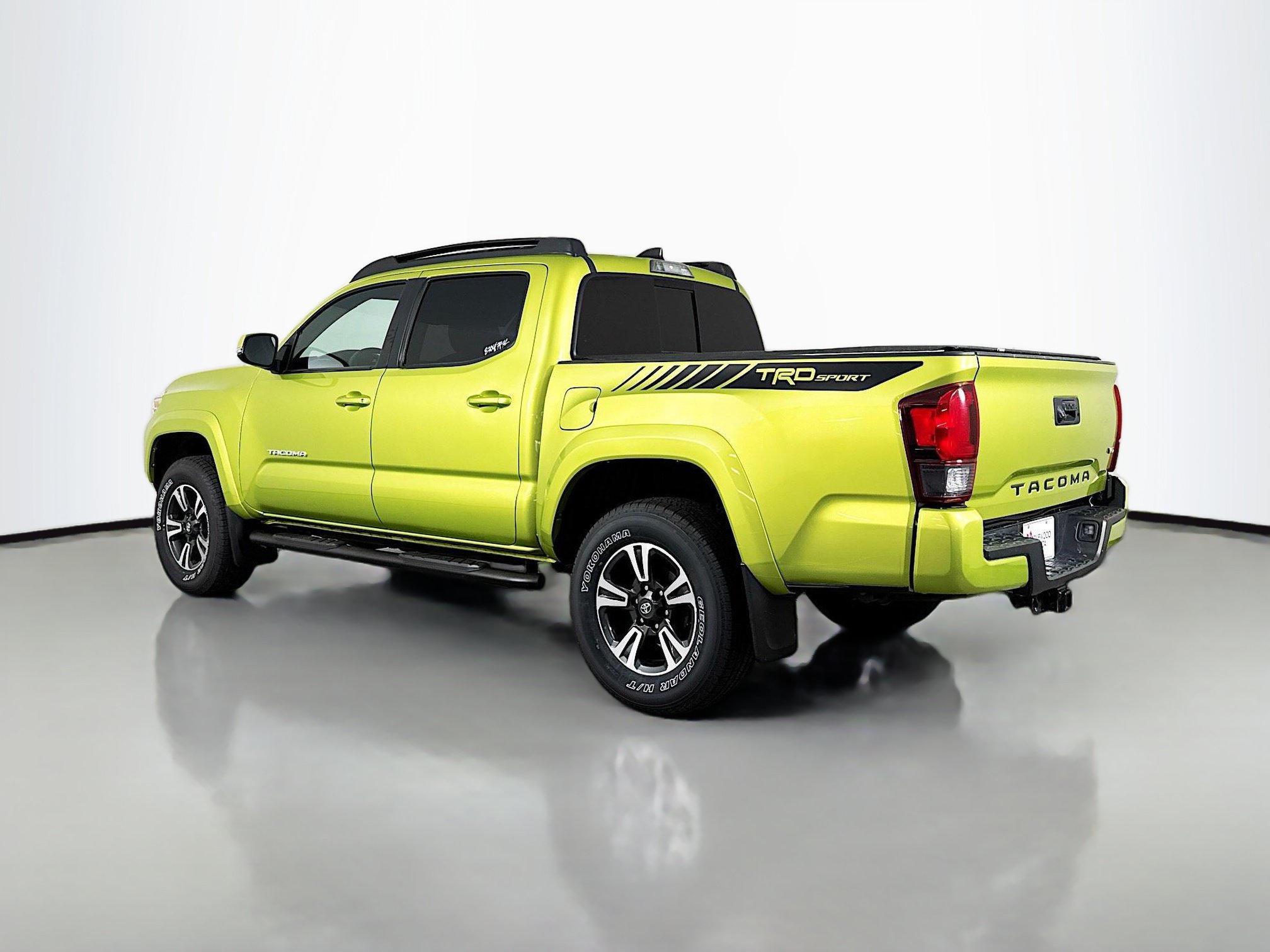 Certified 2023 Toyota Tacoma TRD Sport AWD/4WD image 5