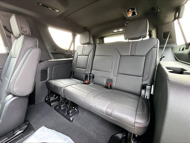 New 2026 Chevrolet Suburban RST w/ Advanced Technology Package AWD/4WD image 27
