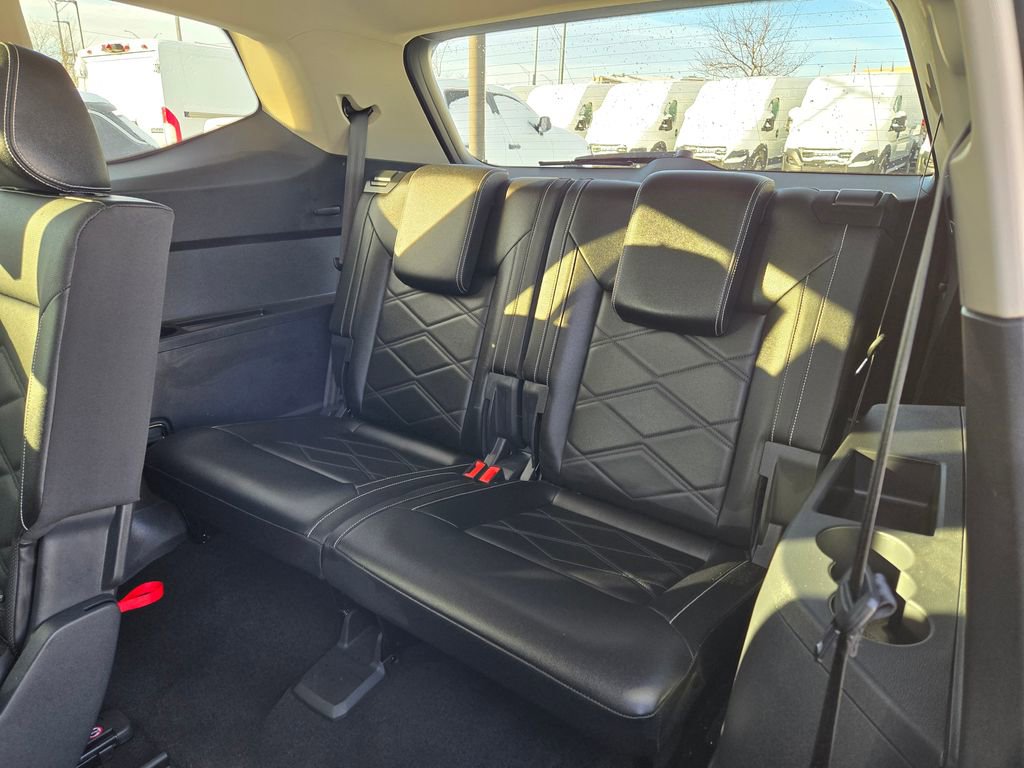 Used 2025 Volkswagen Atlas SE image 30