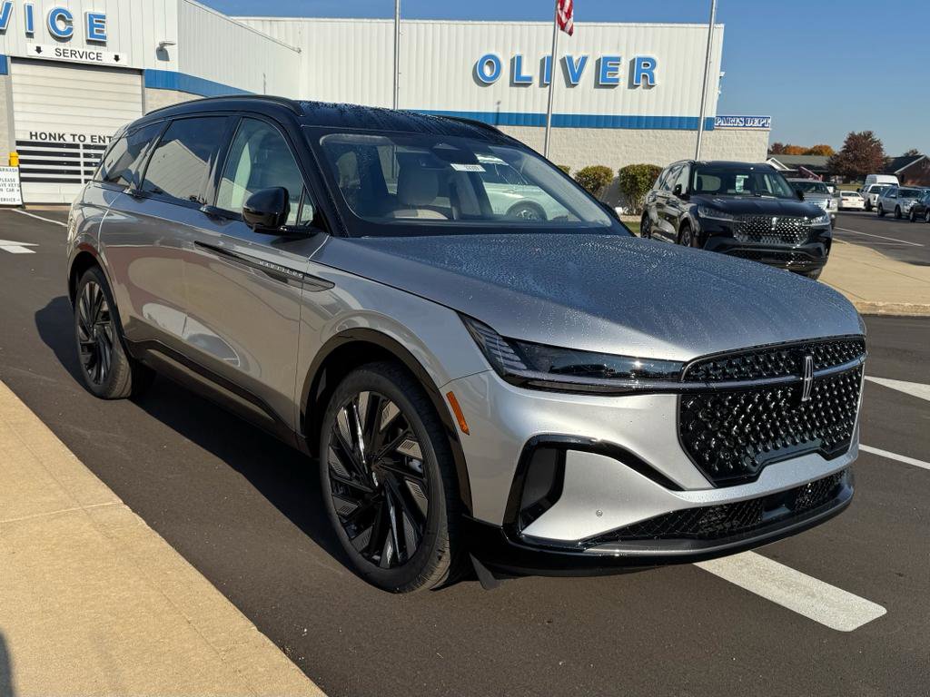 New 2026 Lincoln Nautilus Reserve w/ Jet Appearance Package image 1