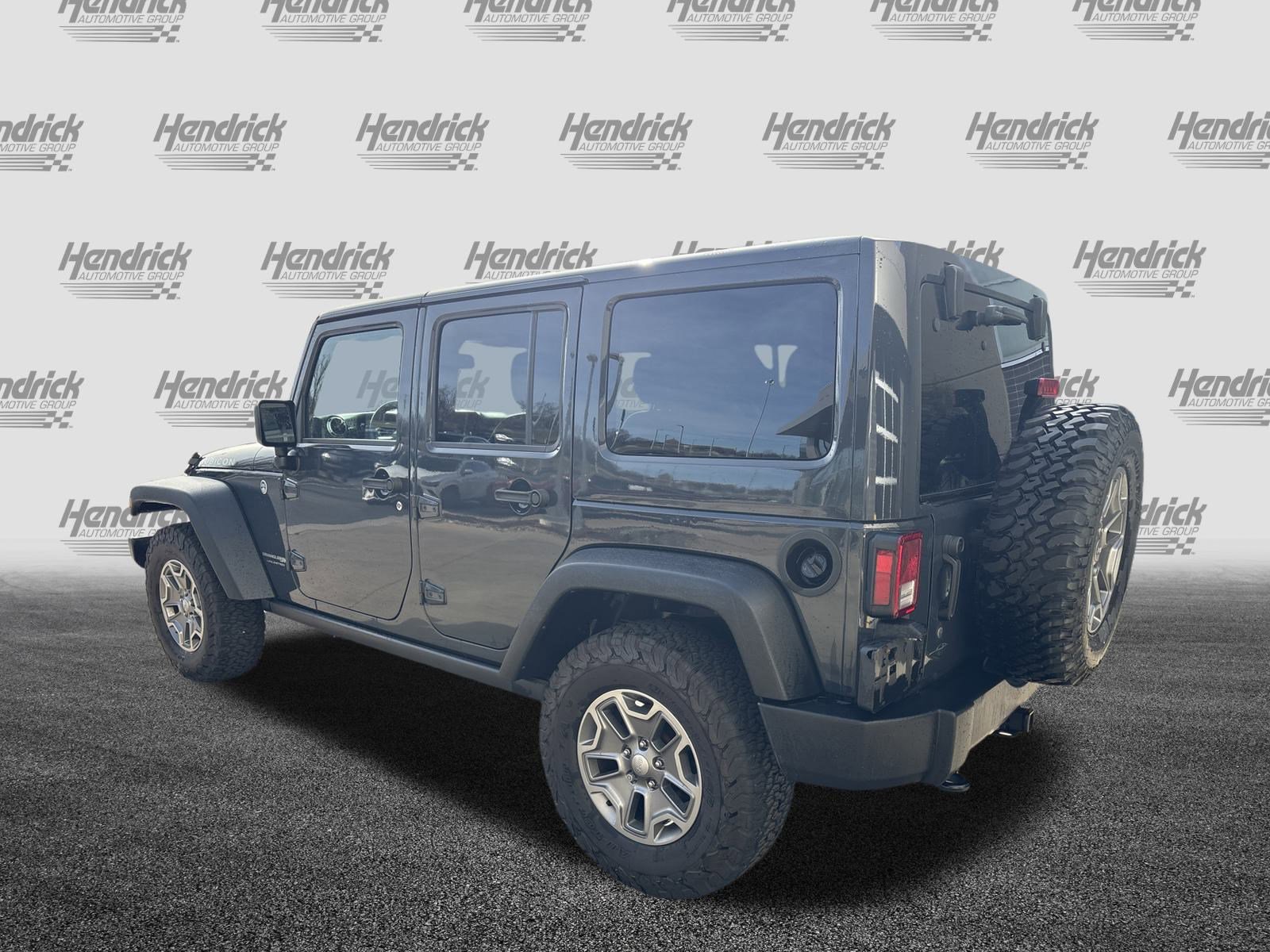 Used 2018 Jeep Wrangler Unlimited Rubicon w/ Cold Weather Group image 8