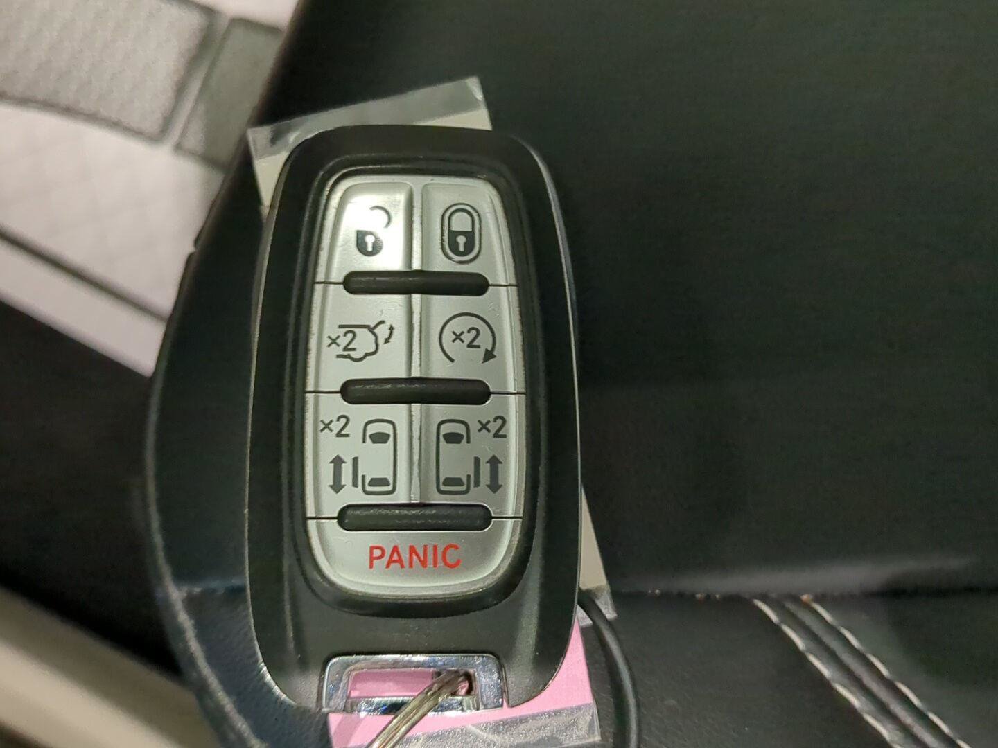 Used 2024 Chrysler Pacifica Touring-L FWD image 18