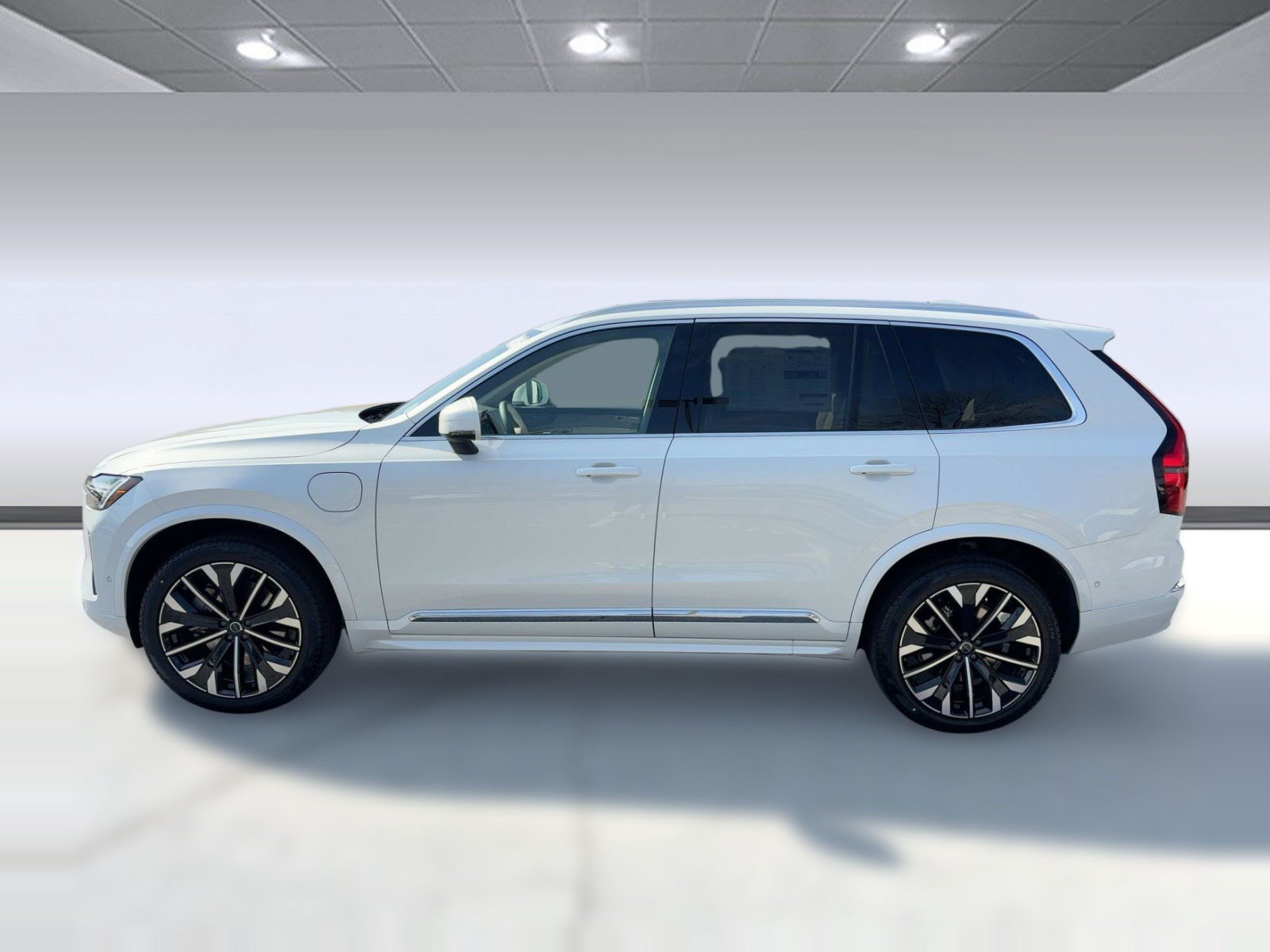 New 2026 Volvo XC90 T8 Ultra w/ Protection Package Premier AWD/4WD image 2