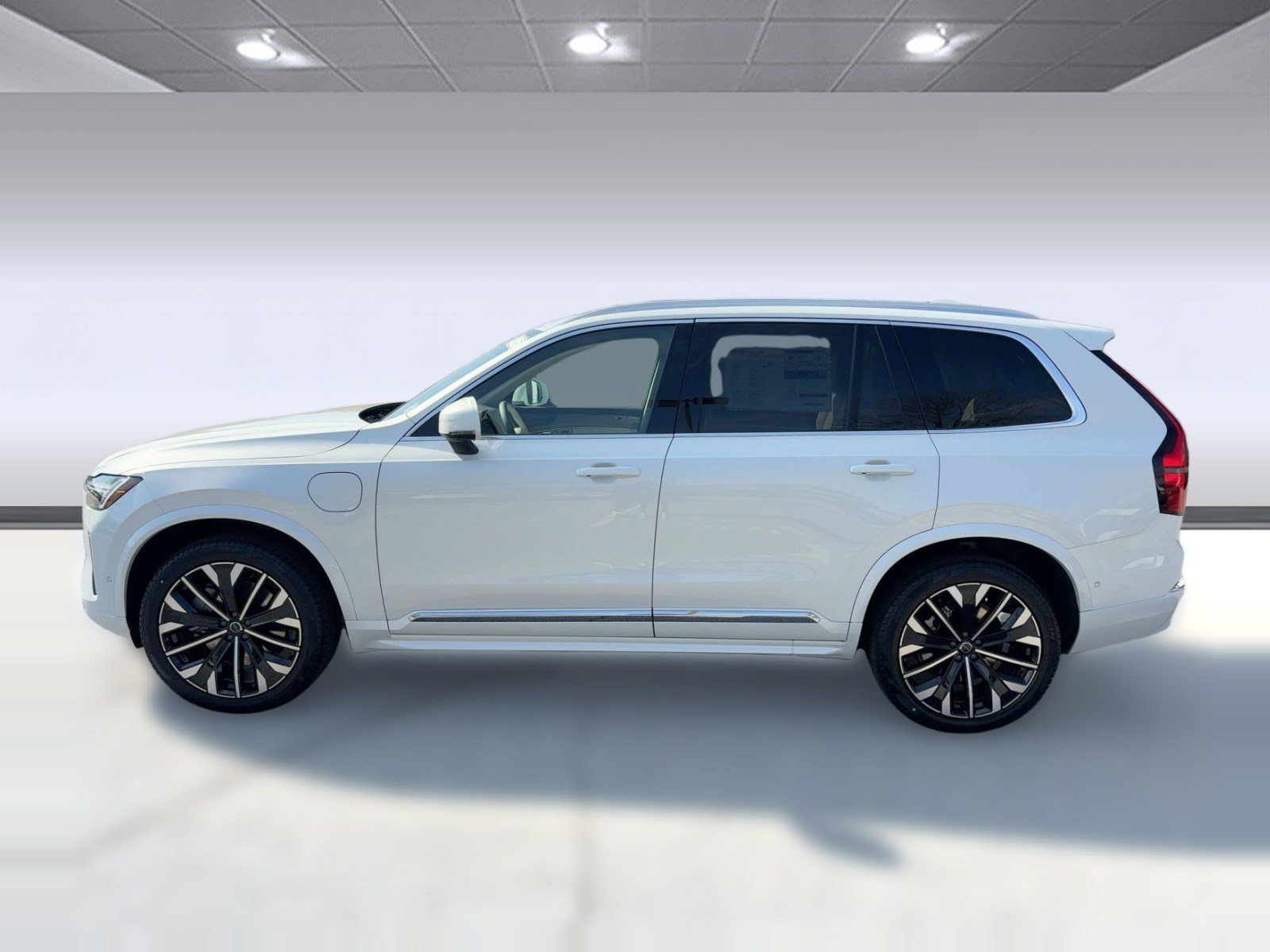 New 2026 Volvo XC90 T8 Ultra w/ Protection Package Premier image 2