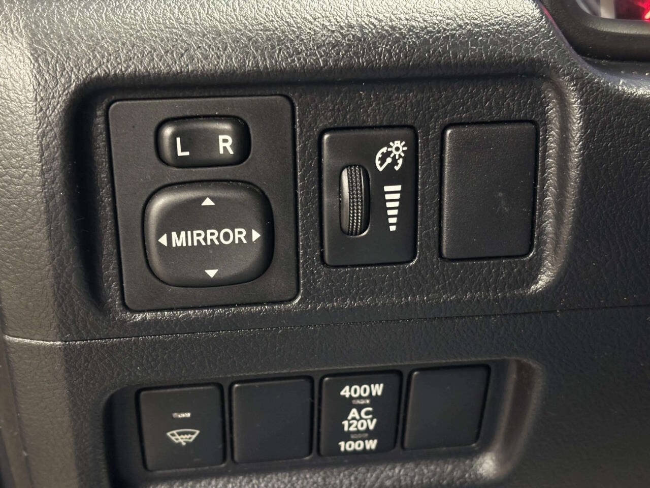 Used 2017 Toyota 4Runner SR5 Premium AWD/4WD image 28