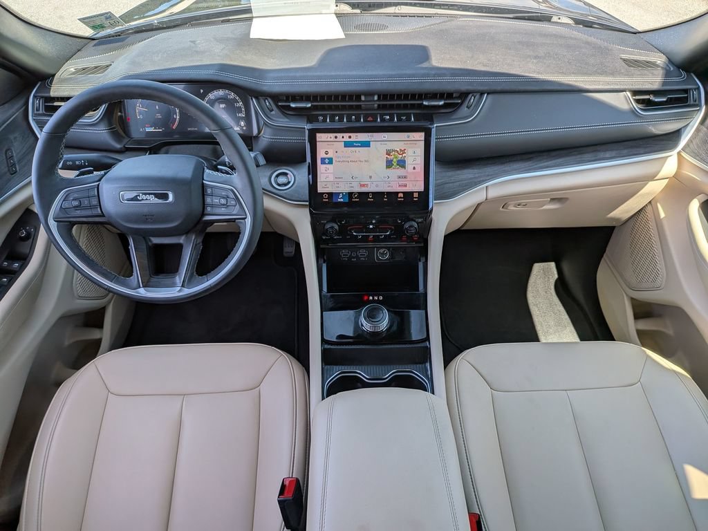 Used 2025 Jeep Grand Cherokee L Limited RWD image 25