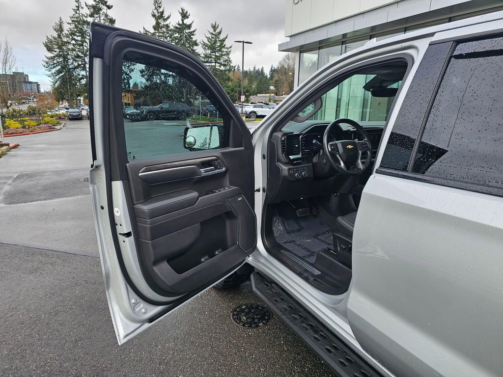 Used 2022 Chevrolet Silverado 1500 LTZ w/ LTZ Premium Package AWD/4WD image 20
