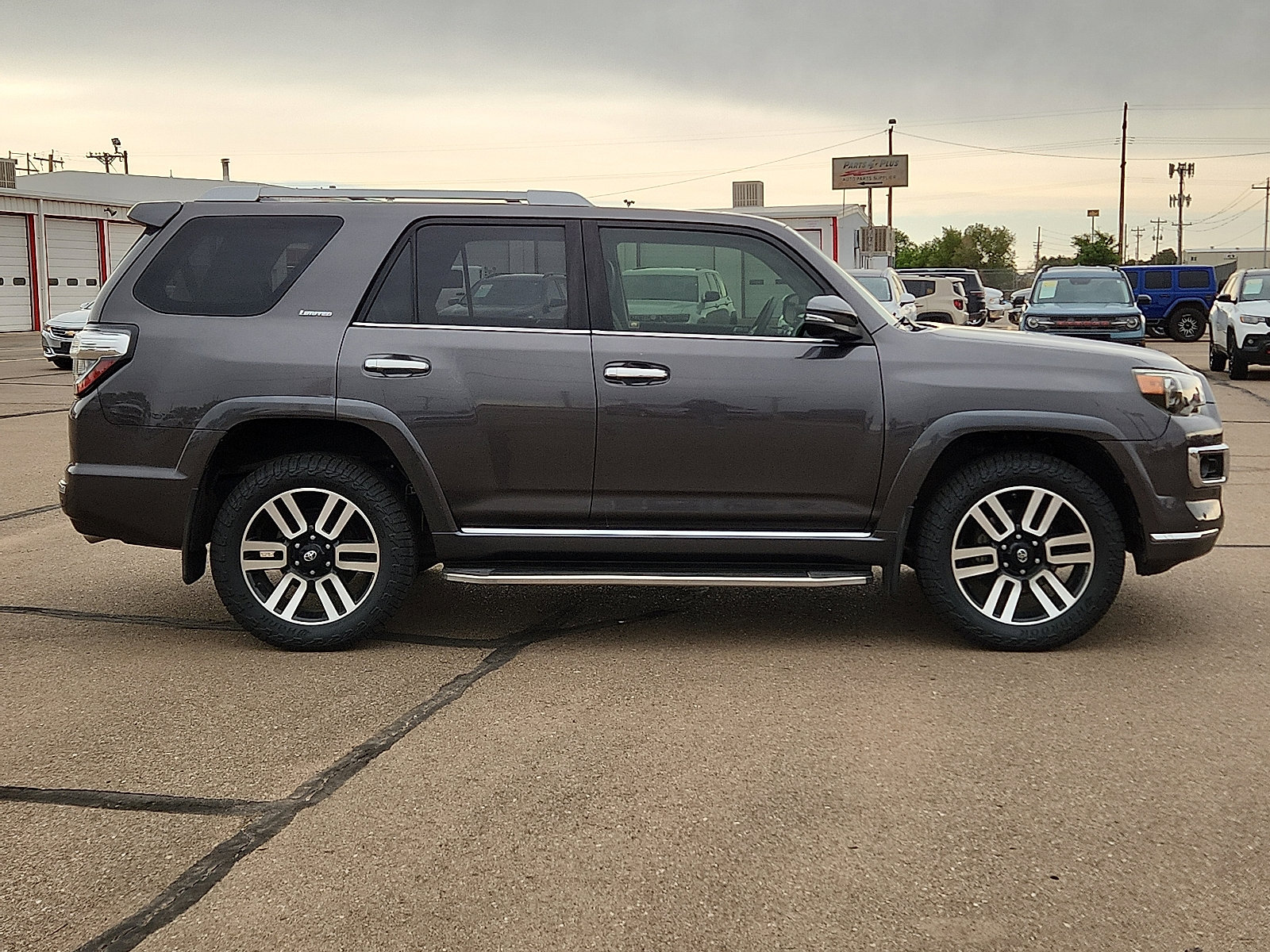 Used 2018 Toyota 4Runner Limited AWD/4WD image 5