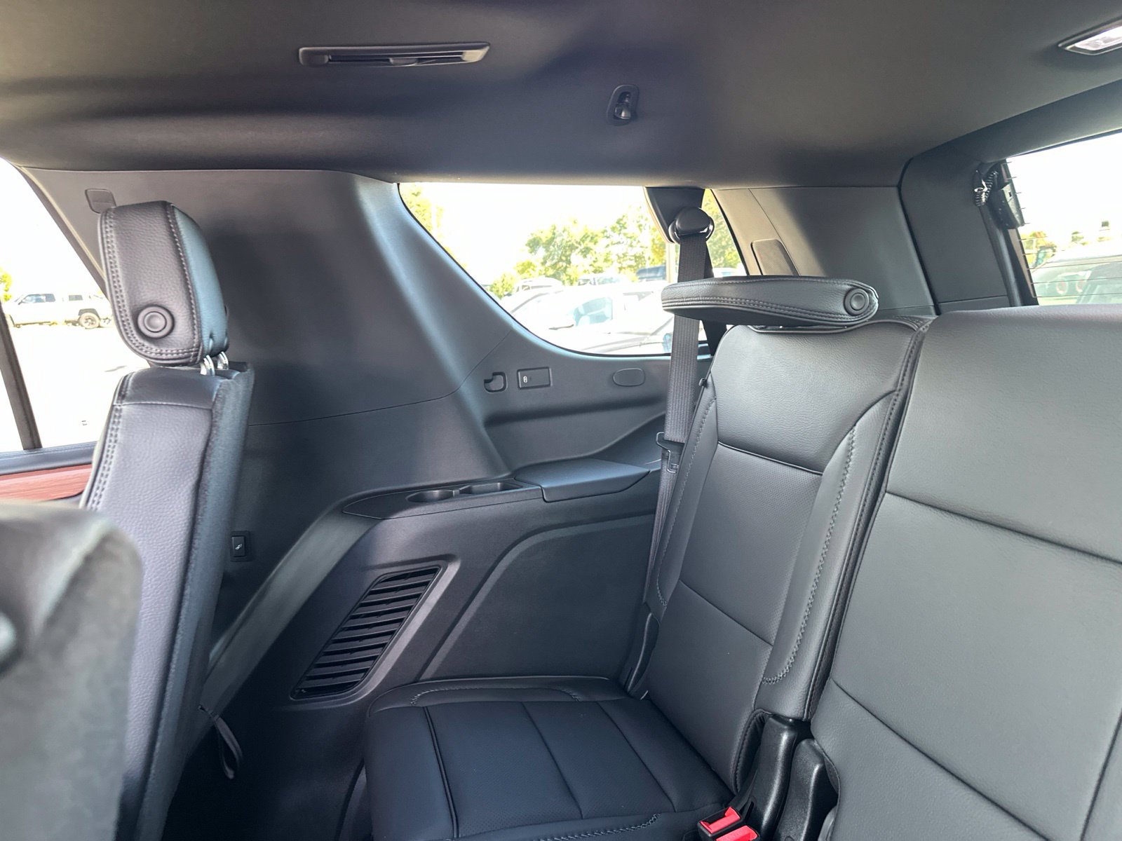 Used 2026 GMC Yukon Denali w/ Sun & Power Step Package AWD/4WD image 24